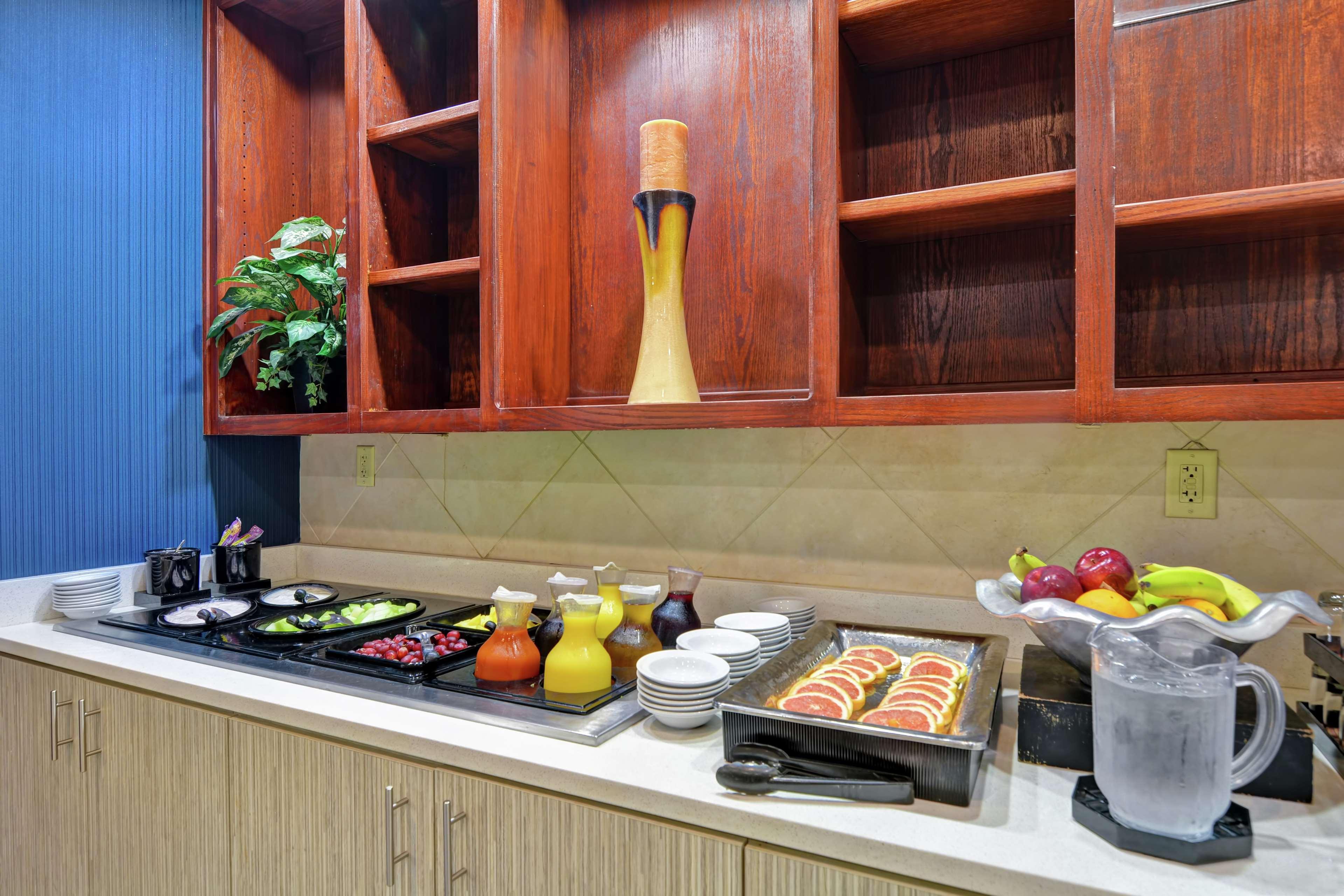 Hilton Garden Inn Конуэй Экстерьер фото