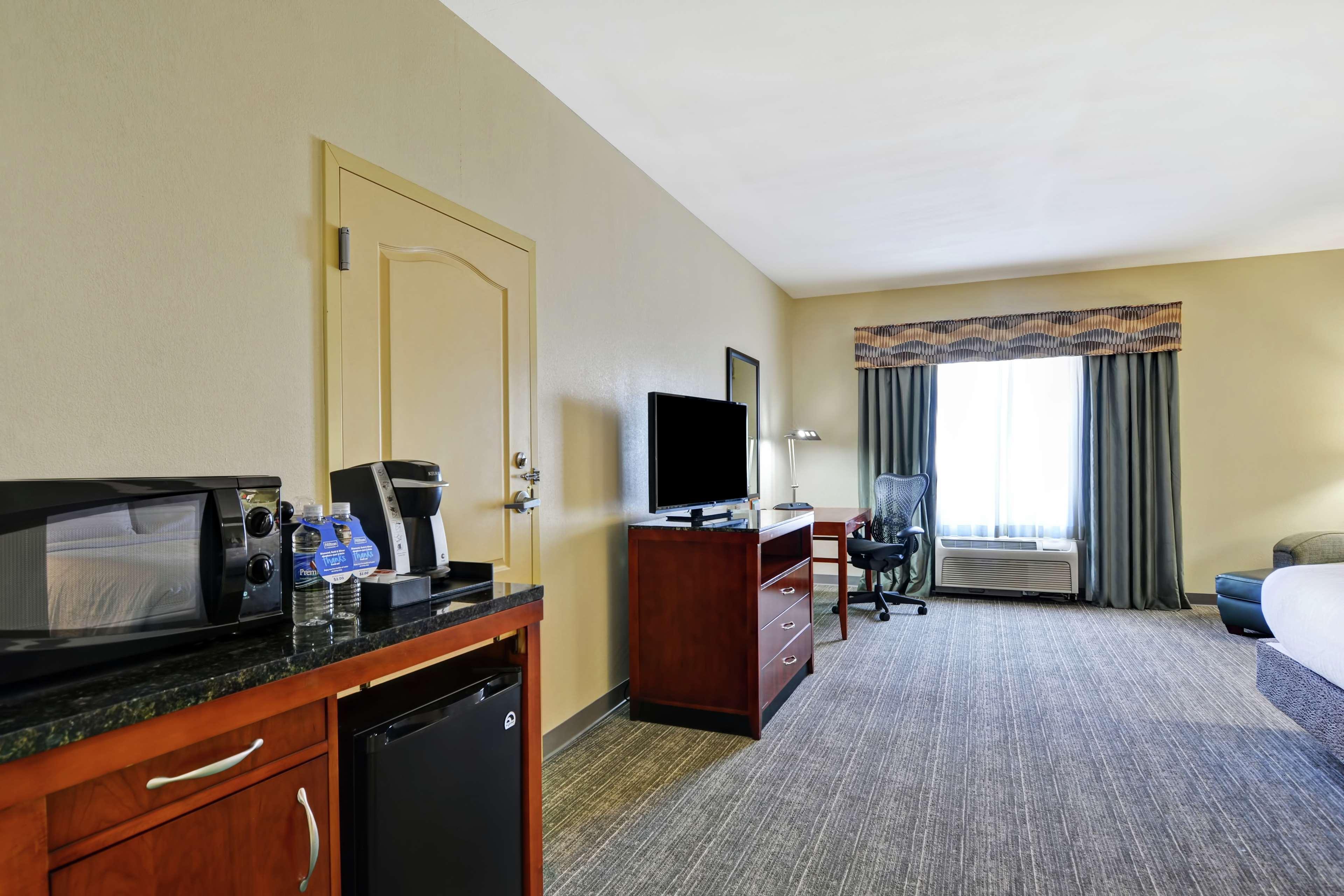 Hilton Garden Inn Конуэй Экстерьер фото